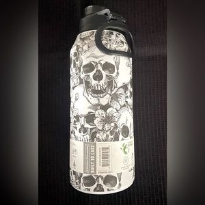 NWT Hard to find Hydrapeak Skull and Flowers insulated water bottle.
